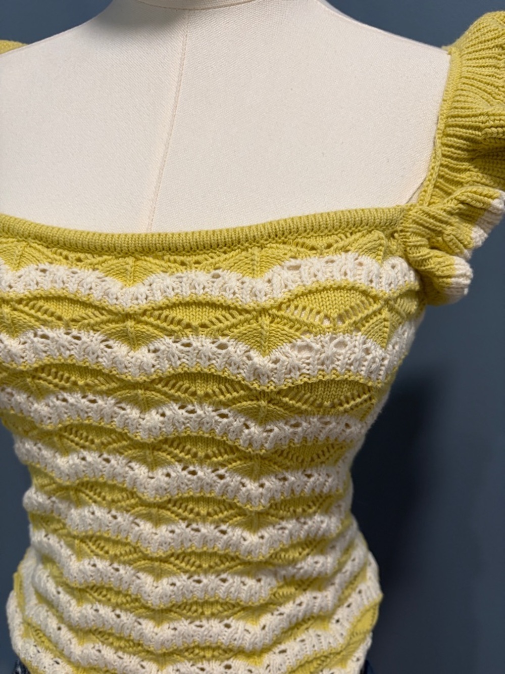 Heartloom Yellow White Knit Tank Top Size M Ruffle Strap Cottagecore Sweater - Picture 2 of 7